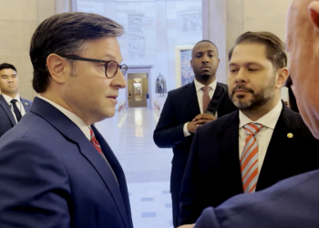 Tense confrontation between House speaker, Senate Dems caught on camera over shutdown