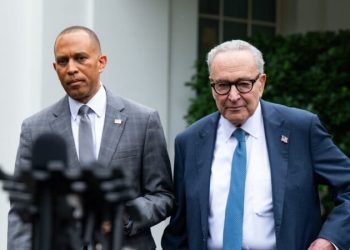 Midterm alarm bells: Democrats face steep favorability deficit despite election gains